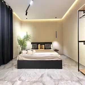  Apartment Falco Boutique With Jacuzzi